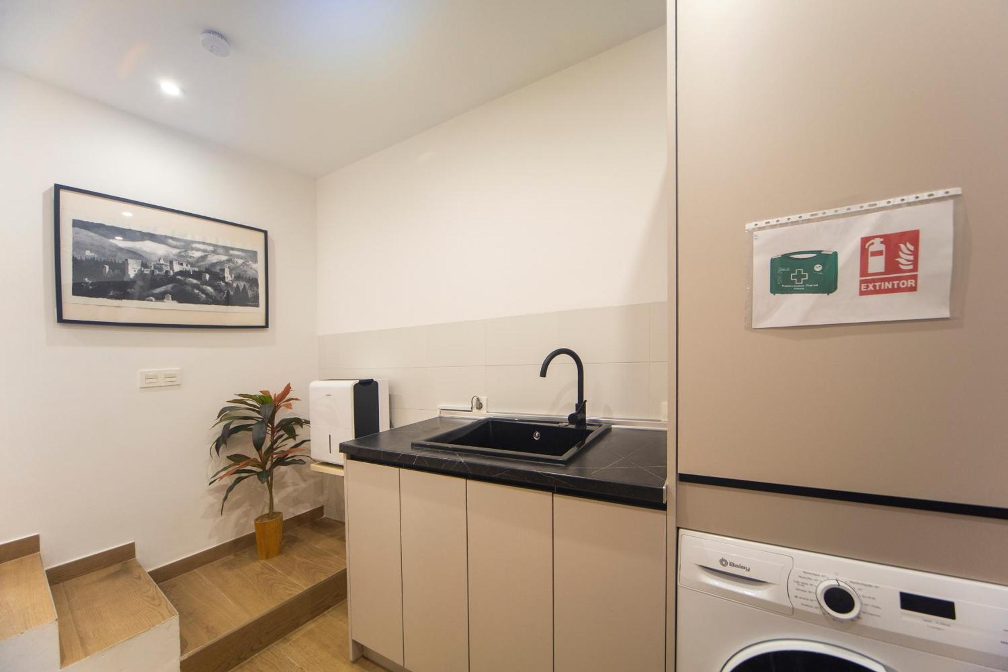 Apartamentos Indalo A Los Pies Del Albaicin Granada Bagian luar foto